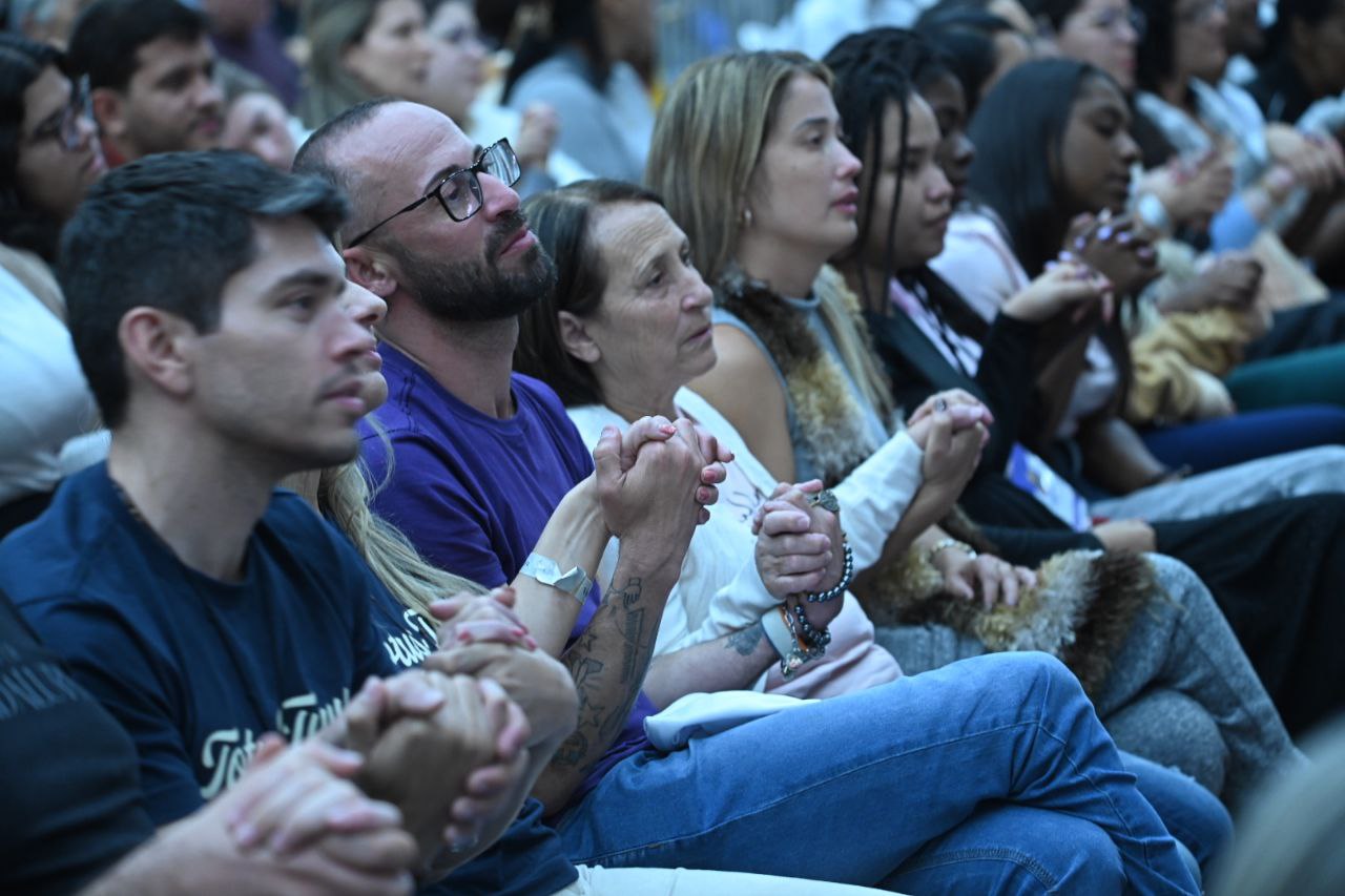 Fieis durante Santa Missa PHN 2025