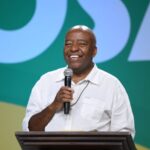 Eugênio Jorge no Hosana Brasil 2025 refletindo o tema "Não se perturbe o vosso coração"