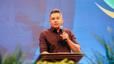 Não podemos servir a dois senhores