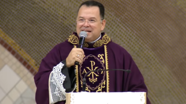 Colocando a palavra de Deus no centro