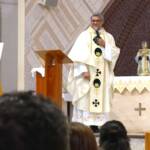 Pe. Evandro Lima celebra a Santa Missa na Festa da Misericórdia 2026