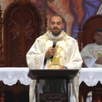 Padre Alex Freitas celebra a Santa Missa na Festa da Misericórdia 2026