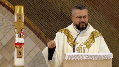 A visita de Maria nos traz o batismo no Espírito Santo