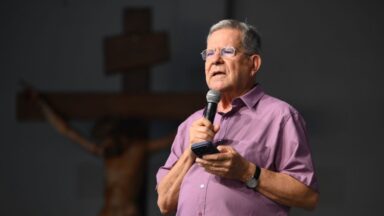 Por que Judas se corrompeu?