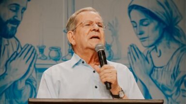 Com Maria, ser Igreja que intercede pelo mundo