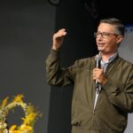 Professor Raphael Tonon prega no Acampamento Mariano 2026 na Canção Nova