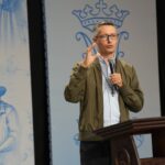 Professor Raphael Tonon prega no Acampamento Mariano 2026 na Canção Nova