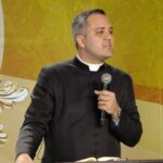 Descubra o mistério do Cristo vivo na Eucaristia e como a presença real de Jesus no sacrário tem o poder de transformar vidas. Leia e renove sua fé!