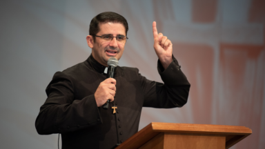 Jesus sacramentado, nosso Deus amado!
