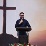 Padre Fábio de Melo prega no Acampamento de Cura Interior na Canção Nova em Cachoeira Paulista/SP