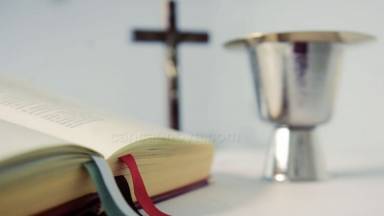 Dediquemos momentos para quedarnos a los pies de Jesús