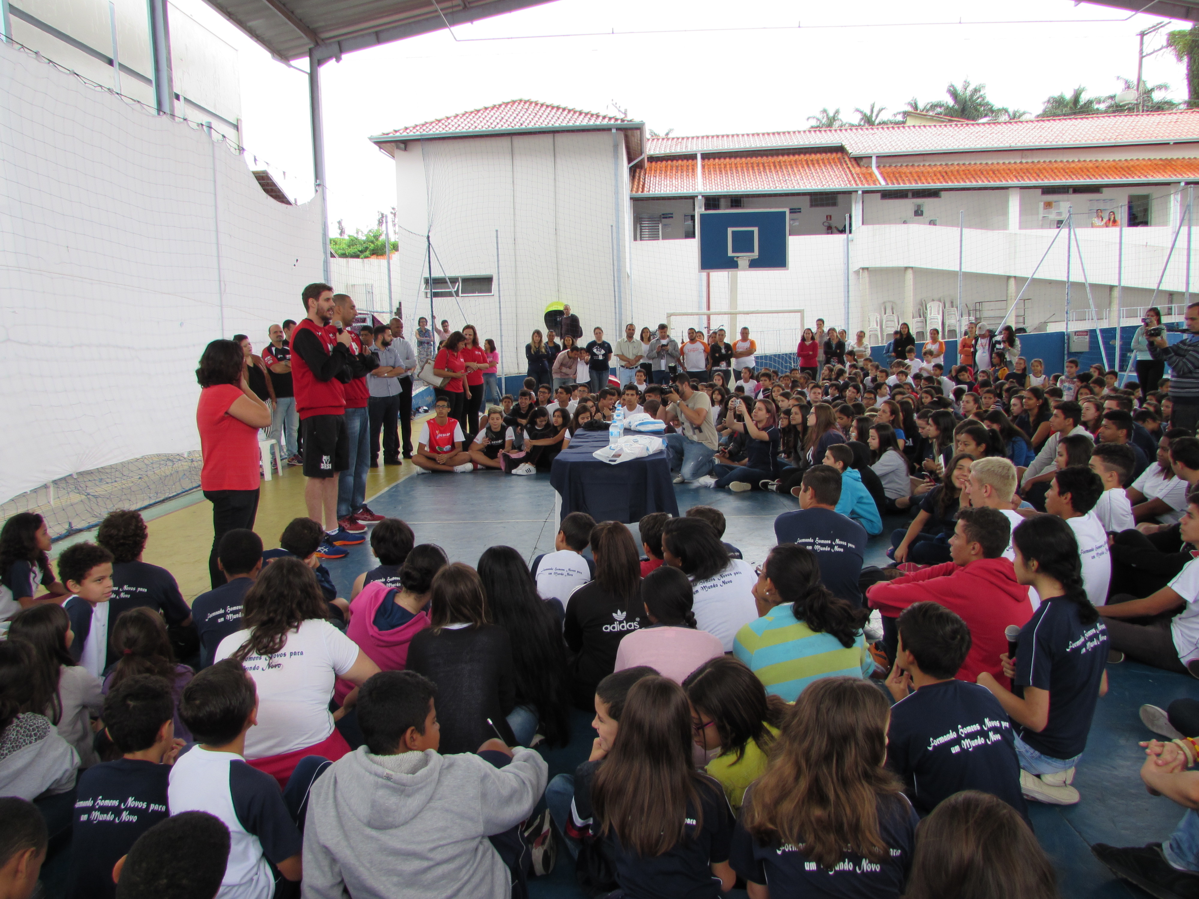 Campeões olímpicos do vôlei brasileiro visitam o Instituto Canção Nova (11)