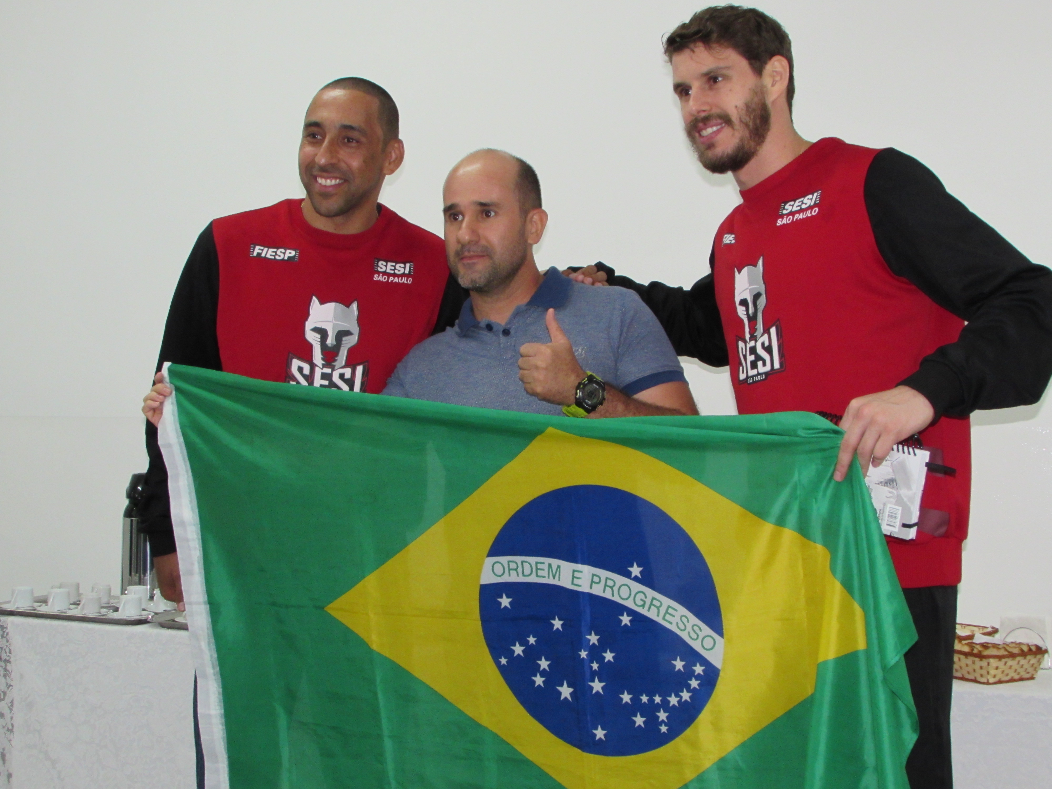 Campeões olímpicos do vôlei brasileiro visitam o Instituto Canção Nova (7)
