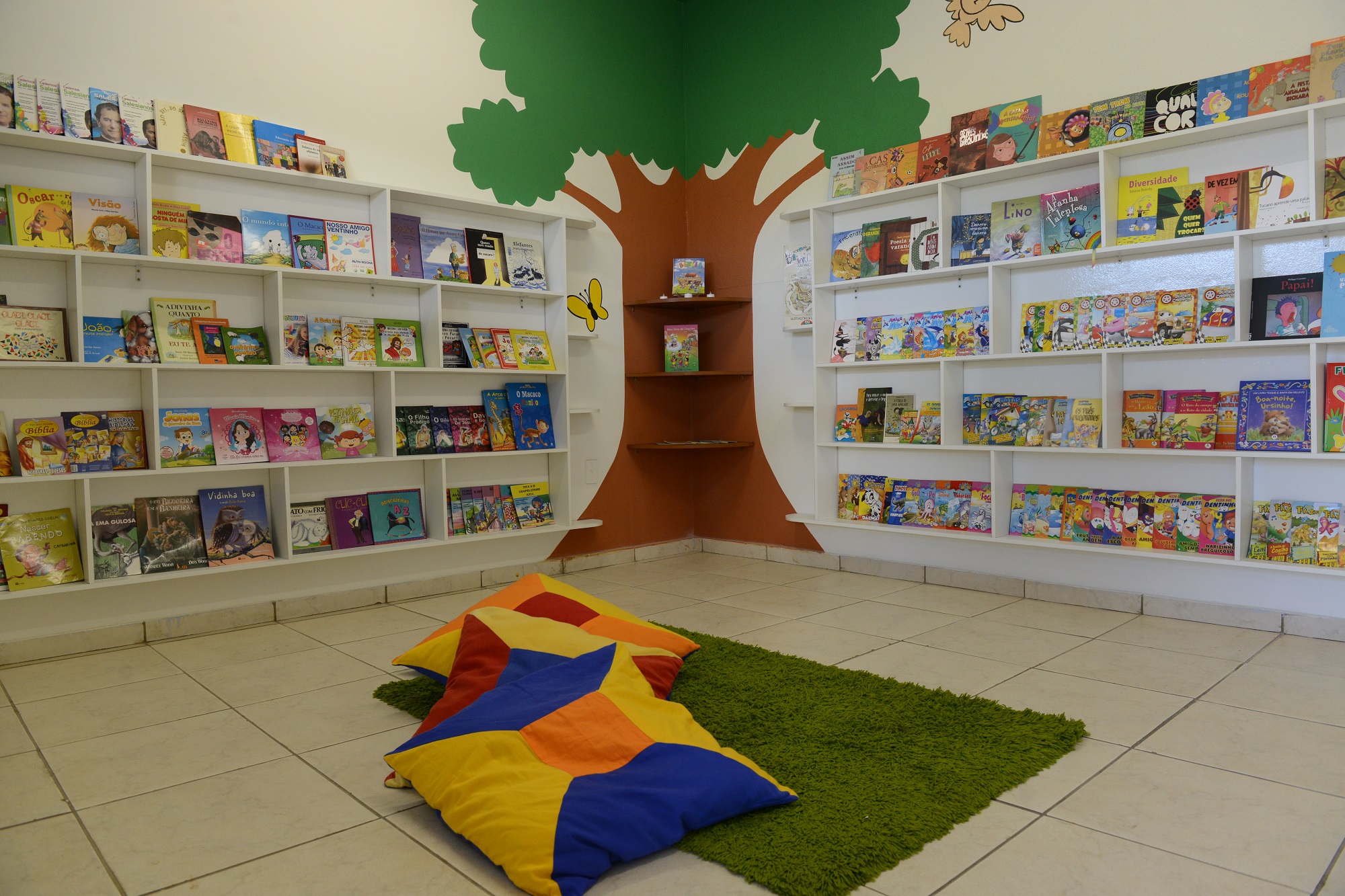 BIBLIOTECA INFANTIL