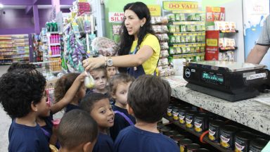 Educação Infantil: Alunos do Nível I realizam visita ao Supermercado