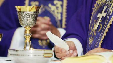 O sacramento da Eucaristia é o ápice de toda a vida cristã