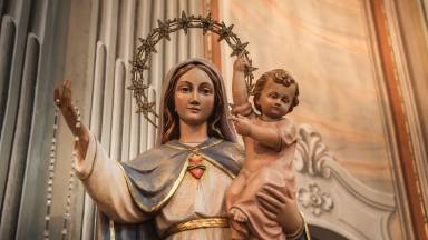 Nossa Senhora é a Mãe de Misericórdia