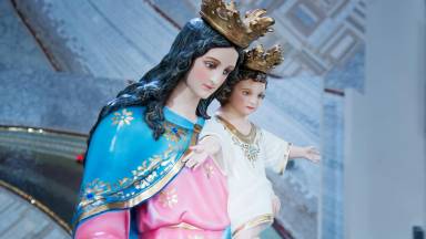 São João Paulo II explica por que Maria é a Mãe de Deus