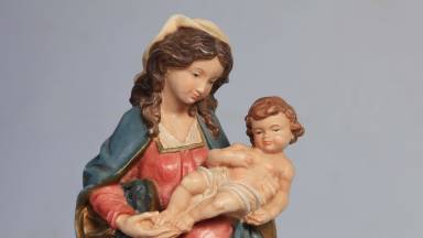 Maria é modelo de obediência, humanidade e maternidade