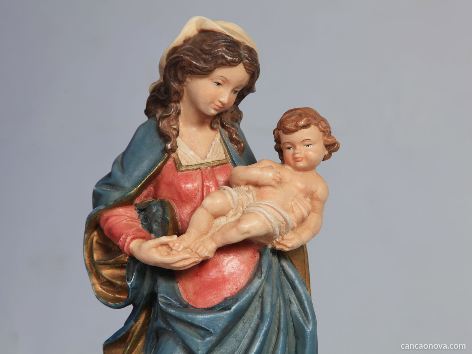 Maria é modelo de obediência, humanidade e maternidade