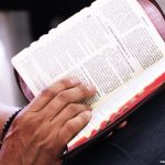 Ler e meditar a Bíblia