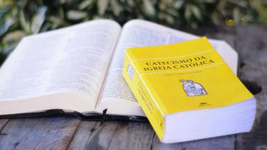Você sabe o que é o Catecismo da Igreja Católica?