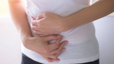 Como a endometriose afeta o físico e o emocional da mulher