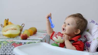 Quais os cuidados com a alimentação das crianças?