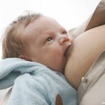 Os benefícios da amamentação para a mulher e para o bebê