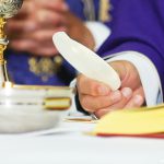 Condições espirituais necessárias para receber a Eucaristia -