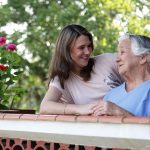 Como cuidar dos idosos com amor?
