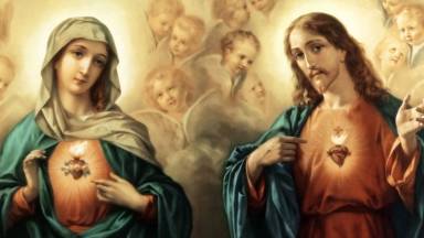 Por que Maria é estritamente ligada a Cristo?