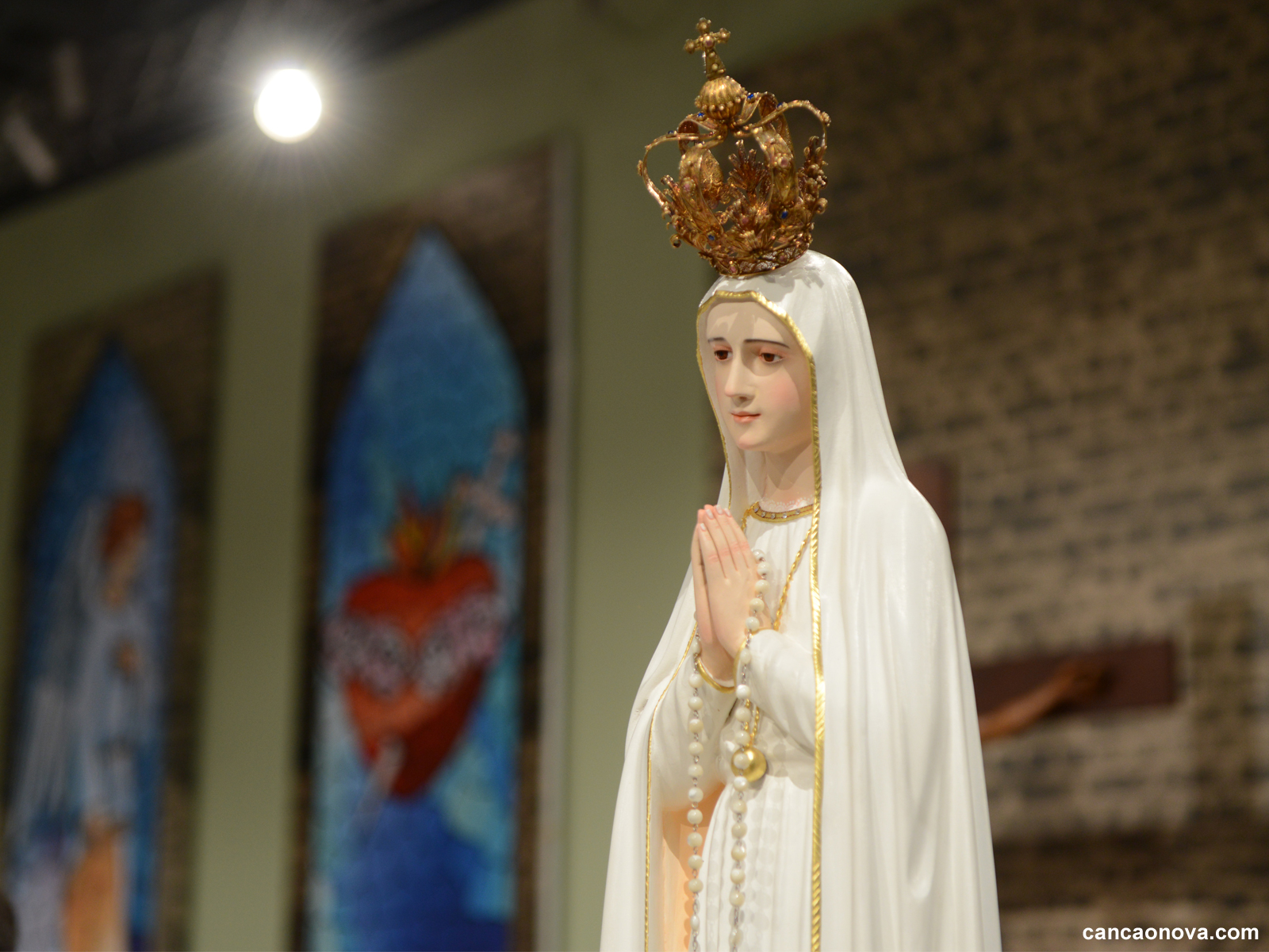 O nome de Maria doce e suave aos seus devotos