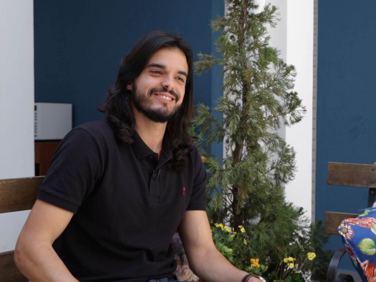 A leitura da Bíblia transforma radicalmente a vida de um jovem