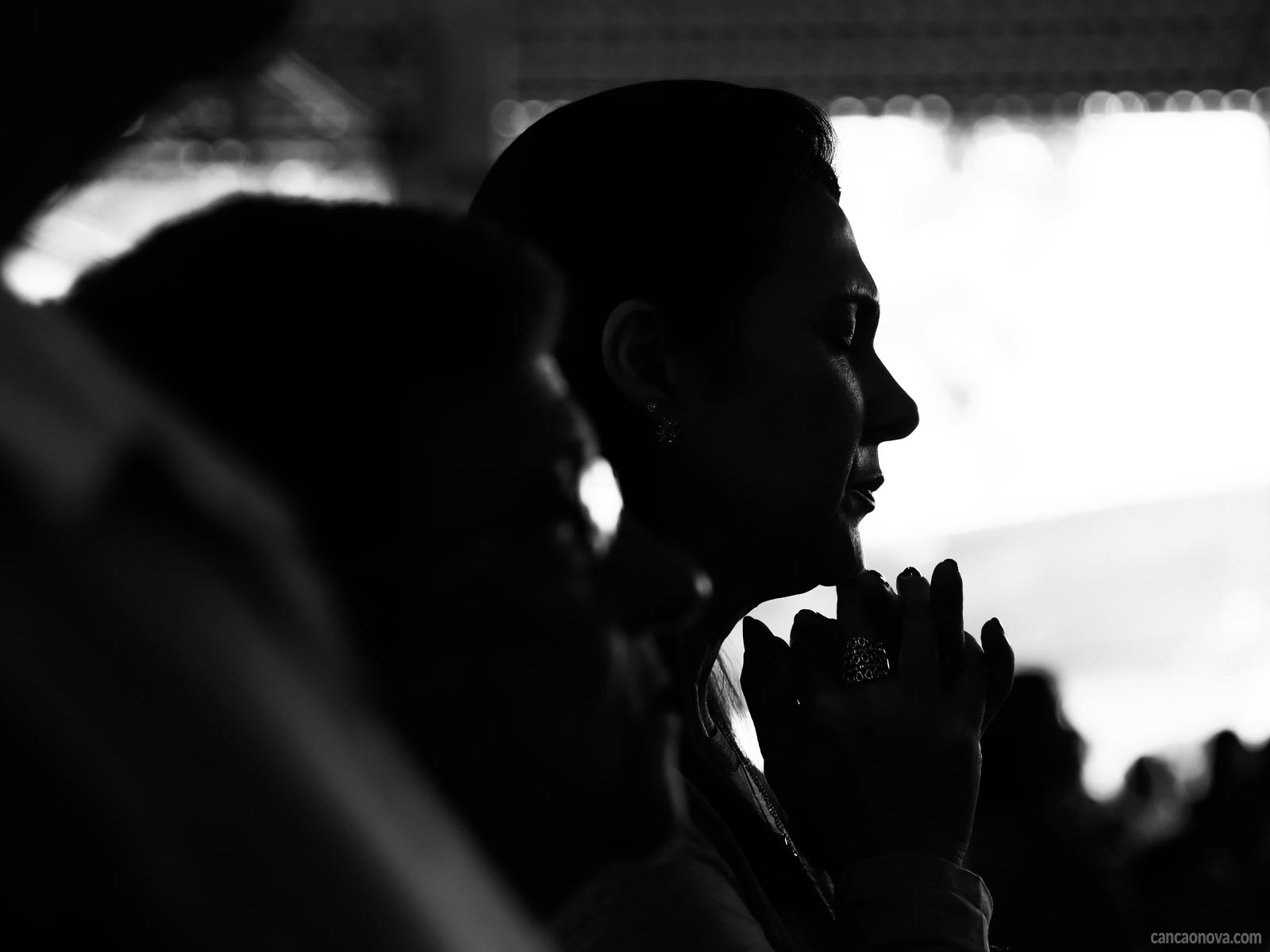 Como-podemos-religar-nosso-relacionamento-com-Deus