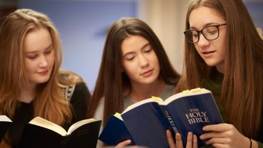 Adolescentes: como educá-los para que não deixem os valores cristãos?