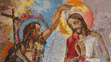 Entenda a diferença entre o batismo feito por João e o feito por Jesus