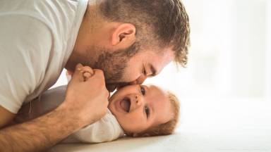 Qual é o papel do pai no primeiro mês do bebê?