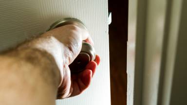 Cuidado com o ladrão da porta dos fundos