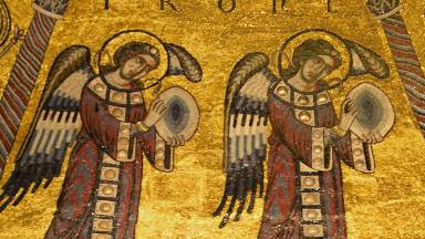 O coro dos anjos tronos: adoradores habitados por Deus