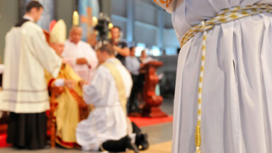 Sacerdote, ministro revestido de dignidade