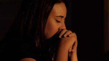 Escutar a voz de Deus no silêncio 