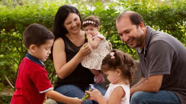 O alicerce da fé no lar: paciência e respeito na educação dos filhos