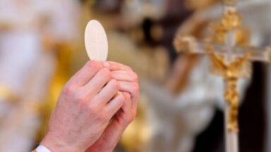 Jesus Eucarístico, fonte de vida para a Igreja católica