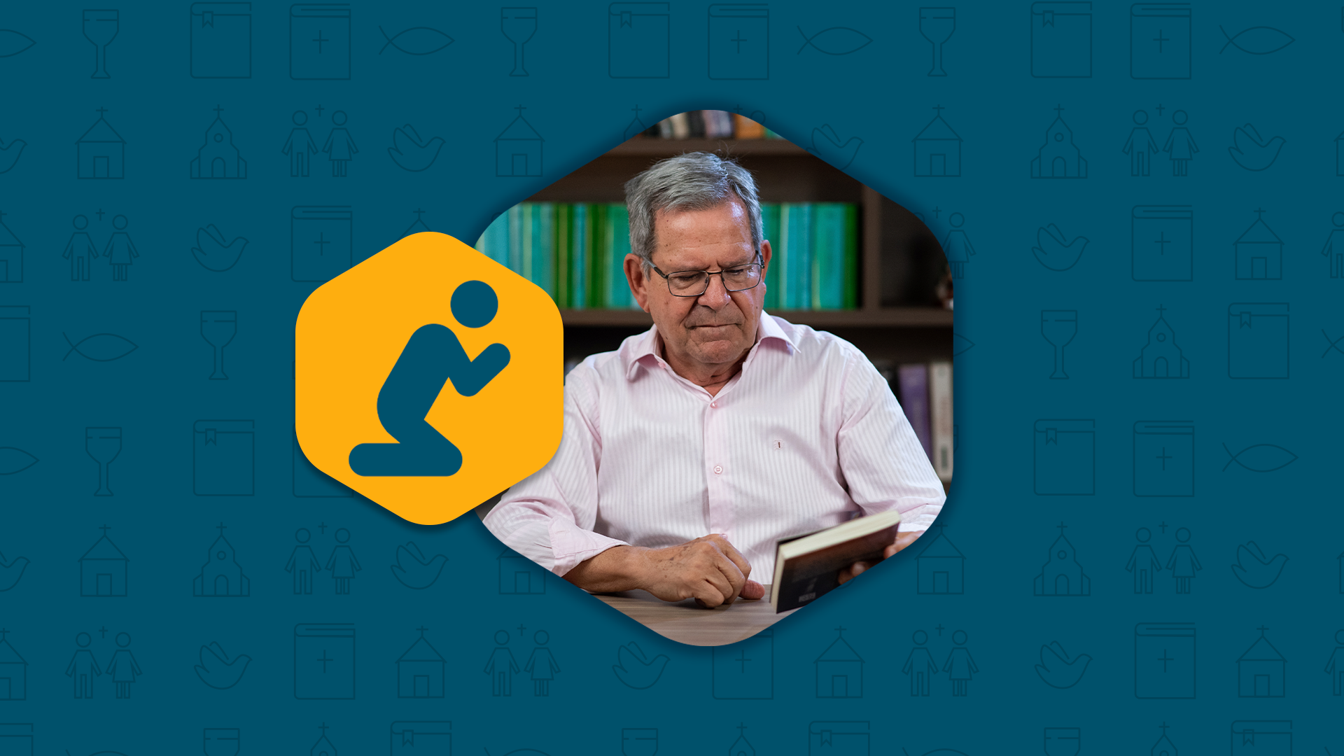 Descubra como aplicar o discernimento espiritual para reconhecer as influências em sua alma no combate às ações do inimigo espiritual. Ao lado inclui ícone de pessoa rezando representando a busca pela discernimento por meio da oração.