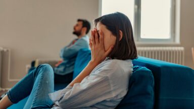 Tristeza, mau humor e pessimismo no casamento