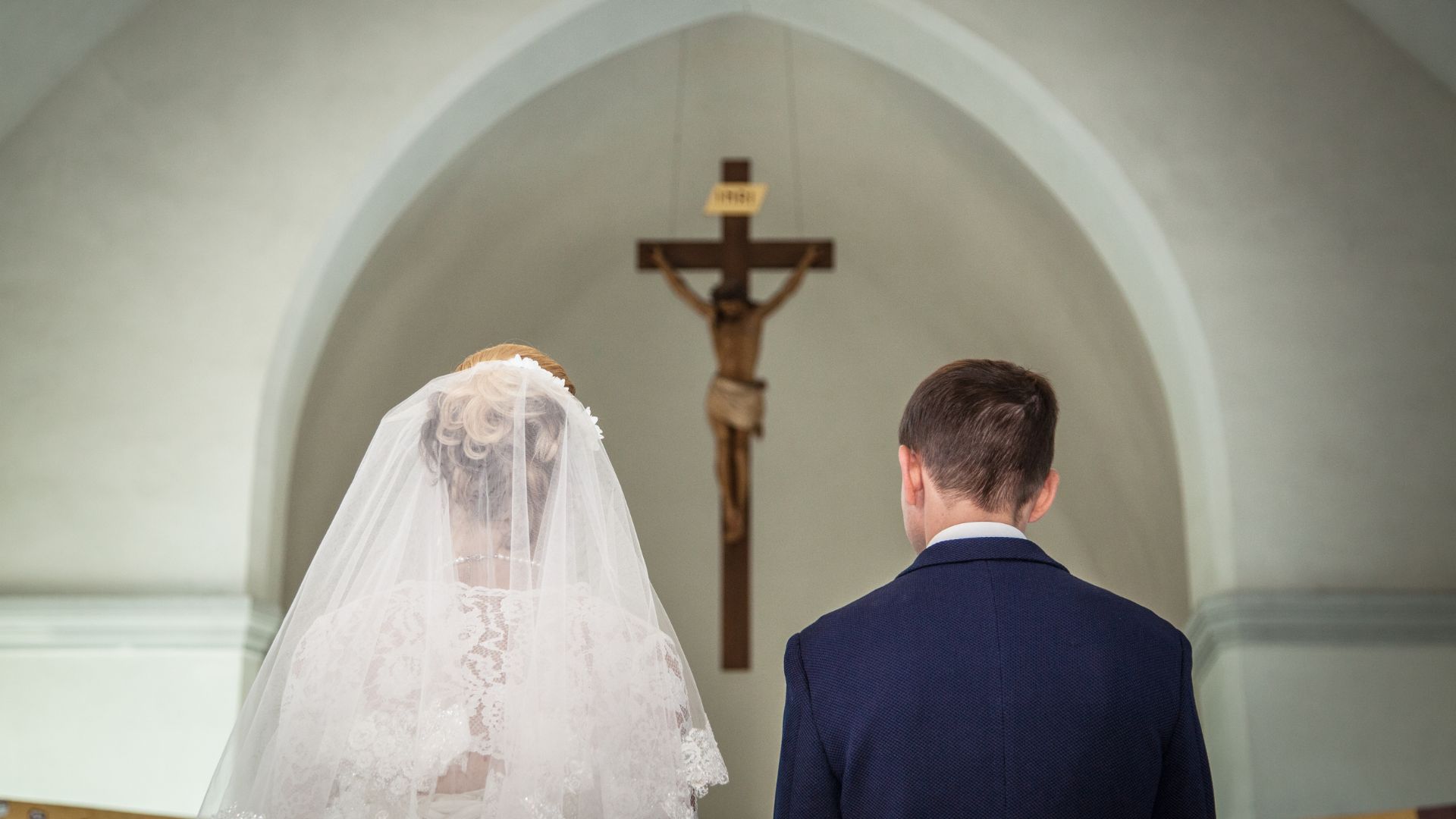 Mas será que aquilo que se tornou comum é, necessariamente, aquilo que corresponde à verdade sobre o ser humano? Por que se casar na Igreja? 