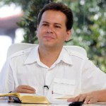 Os corações são transformados pelo amor de Deus
