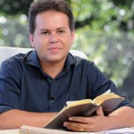 Deus ouve a oração que vem do nosso coração