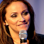 Ziza Fernandes revela momentos marcantes de sua vida